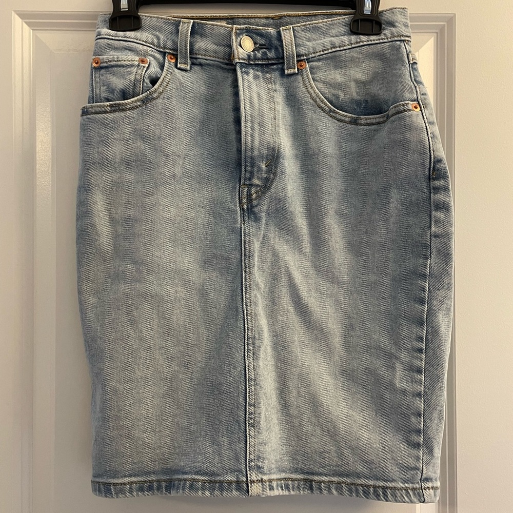 Levi’s Denim skirt